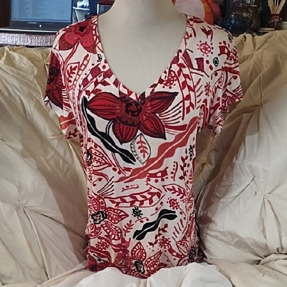 Chico's Red and Black Floral Short Sleeve Top